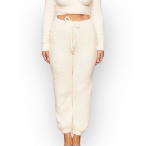 Skims Cozy Cream Fuzzy Knit Joggers - Picture 3 of 10